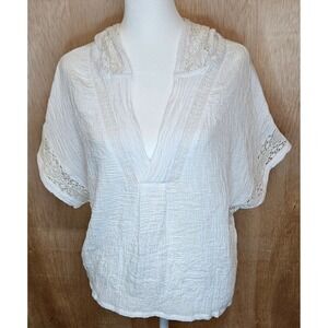 Millibon USA White Short Sleeve V-Neck With Hood Crochet Lace‎ Detail Size Small